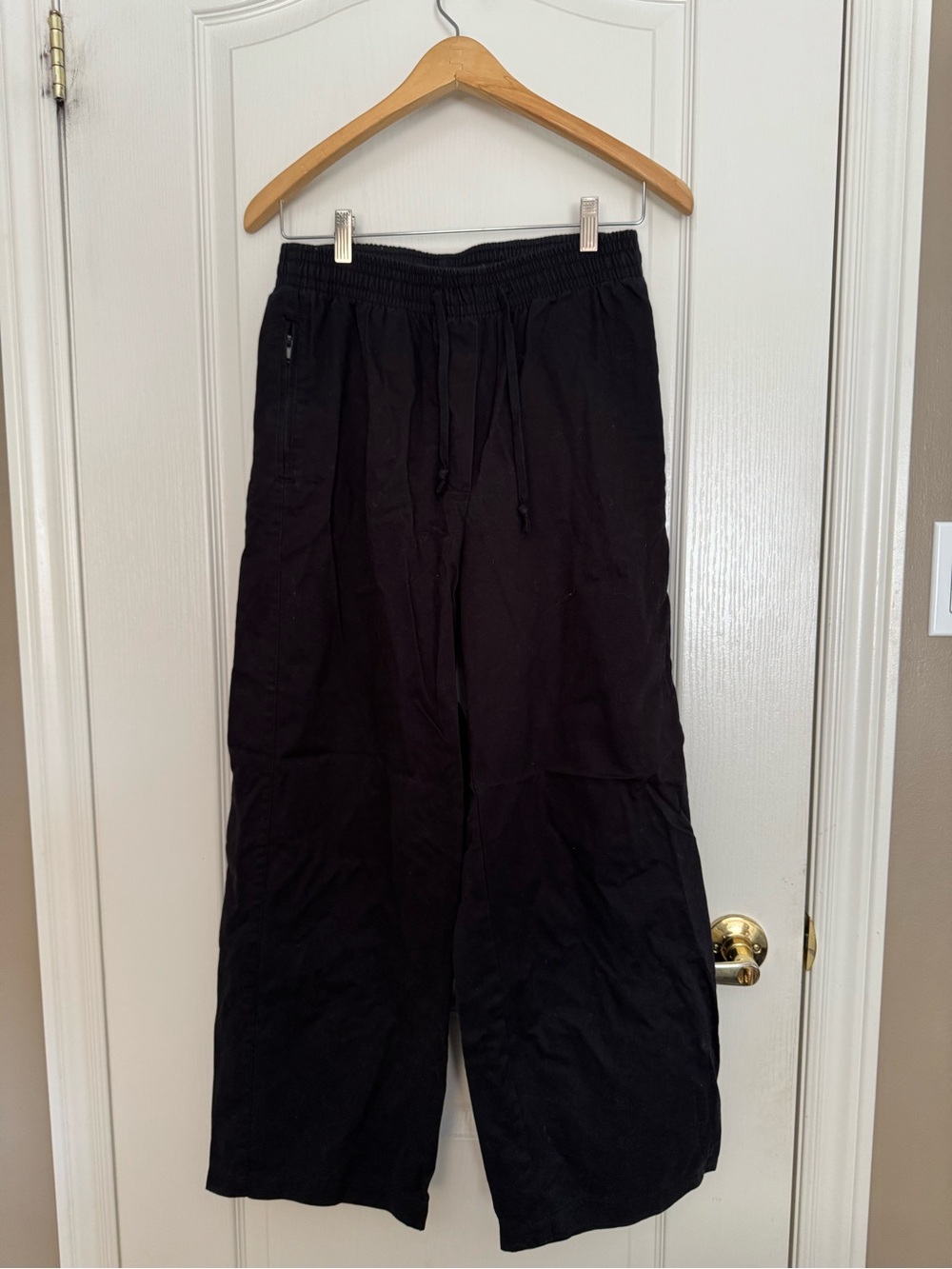 Aritzia Wide Leg Drawstring Pants in Black